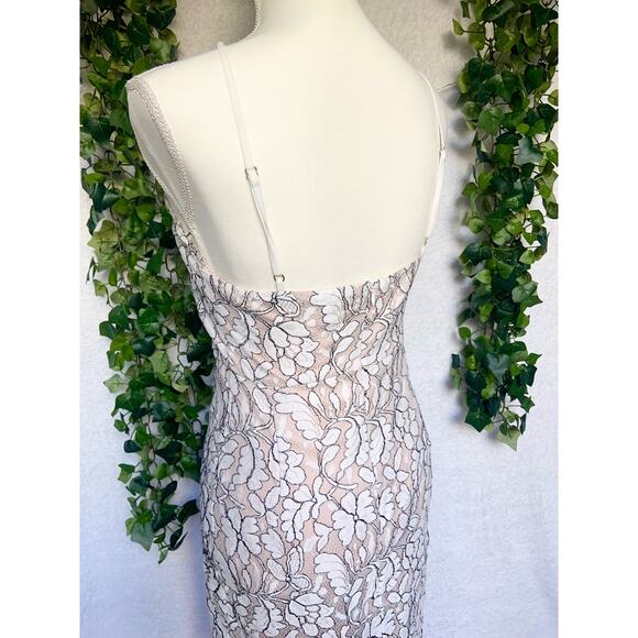 Lulus Delicate Darling Beige and Ivory Lace Bodycon Dress Women's Medium - Picture 8 of 11